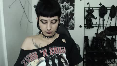 Snapshot of dakota_krall_ chatting on 09/11/25, 04:12 dakota online show from 09/11/25, 04:12