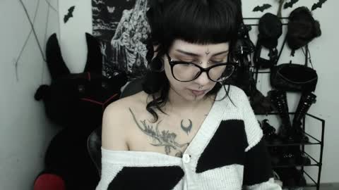 Snapshot of dakota_krall_ chatting on 04/25/26, 03:53 dakota online show from 04/25/26, 03:53