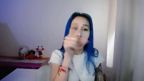 Snapshot of dakota_senju chatting on 11/18/25, 02:43 Maca online show from 11/18/25, 02:43