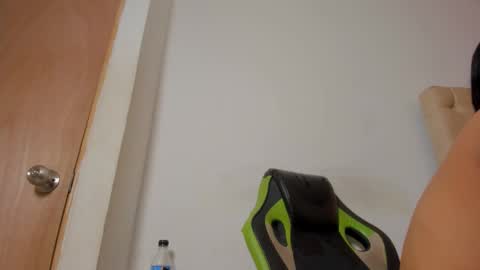 dakota_x18 online show from 11/13/25, 12:20