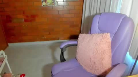 Snapshot of dakotaa_aa chatting on 01/29/25, 08:46 The girl of your dreams o online show from 01/29/25, 08:46