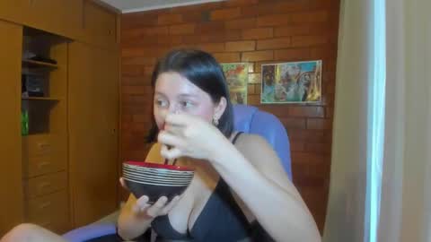 Snapshot of dakotaa_aa chatting on 02/11/25, 06:33 The girl of your dreams o online show from 02/11/25, 06:33