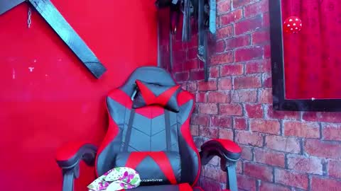 Snapshot of dakotaks chatting on 03/14/26, 04:51 Mariana online show from 03/14/26, 04:51