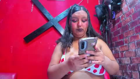 Snapshot of dakotaks chatting on 04/16/26, 03:51 Mariana online show from 04/16/26, 03:51