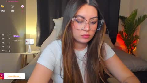 Snapshot of dakottaa__ chatting on 04/09/26, 11:43 dakottaa__ online show from 04/09/26, 11:43