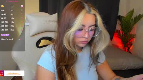 dakottaa__ online show from 05/23/26, 12:05