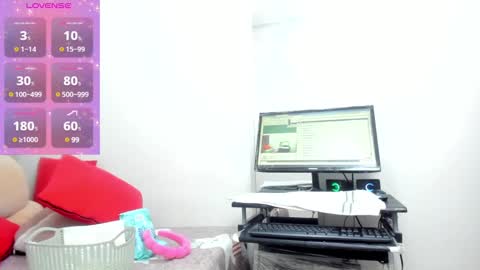 Snapshot of dalia_2 chatting on 12/31/24, 12:21 Ren online show from 12/31/24, 12:21