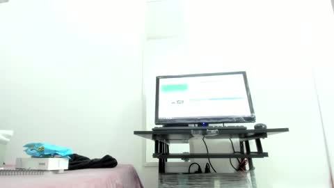 Snapshot of dalia_2 chatting on 09/10/25, 12:10 Ren online show from 09/10/25, 12:10