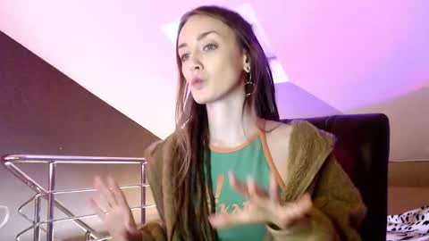 Dalia  online show from 12/14/24, 10:24