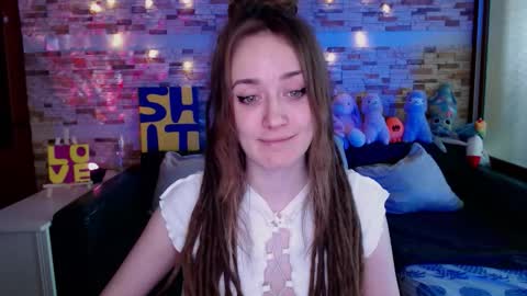 Dalia  online show from 12/21/25, 09:38