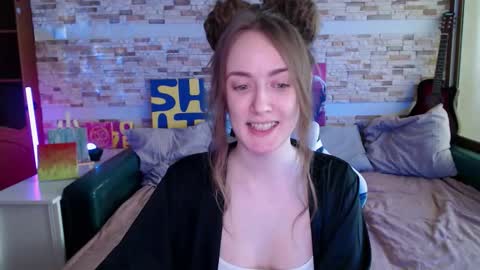 Dalia  online show from 03/28/26, 09:42