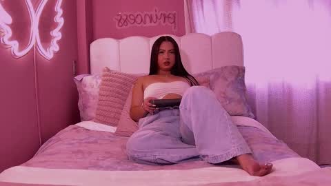 Snapshot of daliaa_b chatting on 04/27/26, 08:18 Dalia online show from 04/27/26, 08:18