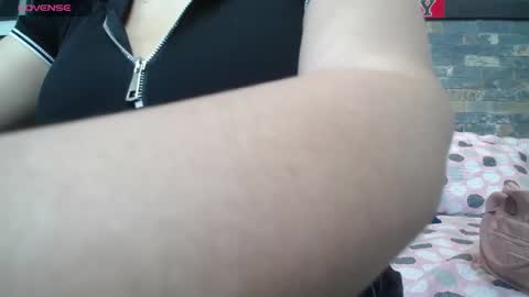 Snapshot of daliadubey chatting on 04/15/26, 11:28 dalia dubey online show from 04/15/26, 11:28