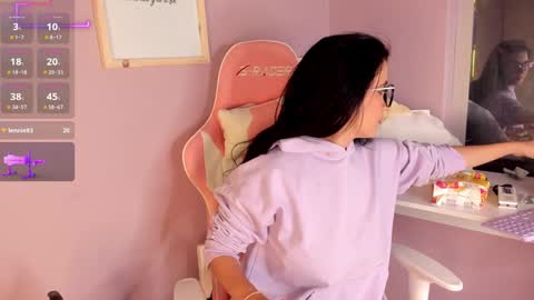 Snapshot of daliajohnson_ chatting on 01/25/25, 04:02 leila williams online show from 01/25/25, 04:02