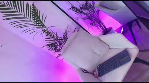 dalilathoms online show from 01/17/26, 08:56