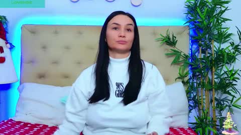 daliyaa_ online show from 12/16/25, 01:05