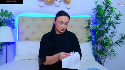 daliyaa_ online show from 07/02/26, 12:11