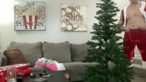 Snapshot of dallasdomstudios chatting on 12/01/25, 03:44 Dallas Dom online show from 12/01/25, 03:44