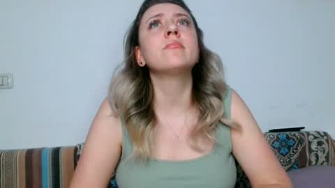 Snapshot of dalyana22 chatting on 06/12/26, 09:03 Maria online show from 06/12/26, 09:03