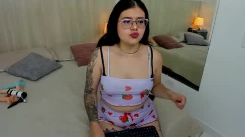 Damaris Ponce online show from 06/30/26, 03:51