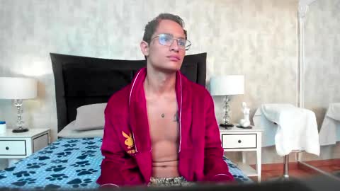 Snapshot of damian_garciaah chatting on 04/25/26, 12:30 Damian Garcia online show from 04/25/26, 12:30