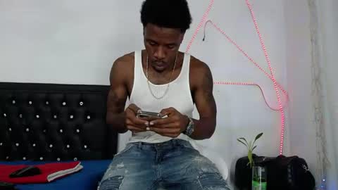 Snapshot of damian_hart_24cm chatting on 07/01/26, 01:02 damian_hart_24cm online show from 07/01/26, 01:02