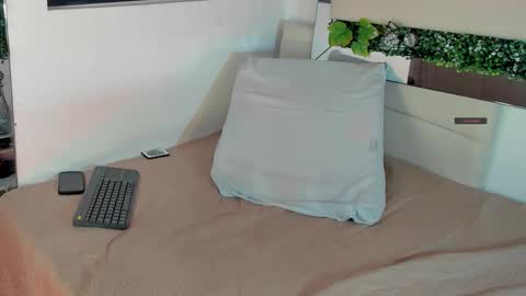 Snapshot of damian_queen chatting on 09/25/25, 04:05 damian key online show from 09/25/25, 04:05