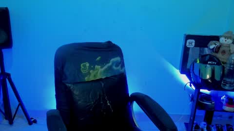 Snapshot of damian_torner chatting on 04/13/26, 07:36 Damian torner online show from 04/13/26, 07:36