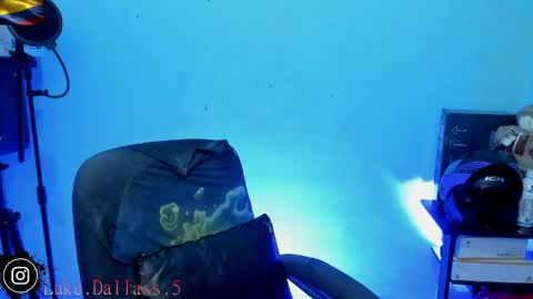 Snapshot of damian_torner chatting on 04/26/26, 02:15 Damian torner online show from 04/26/26, 02:15