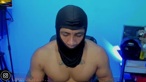 Snapshot of damian_torner chatting on 04/27/26, 08:12 Damian torner online show from 04/27/26, 08:12