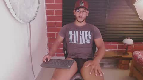 Snapshot of damiann_rees chatting on 01/15/25, 05:47 instagram damiannreed. online show from 01/15/25, 05:47