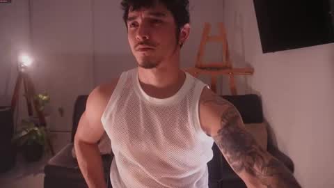 Snapshot of damianow chatting on 11/13/25, 11:47 insta damn8 -------- online show from 11/13/25, 11:47