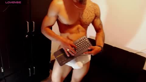 Snapshot of damiantaylor3 chatting on 12/15/24, 01:57 ---Taylor--- online show from 12/15/24, 01:57