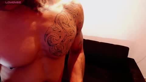 Snapshot of damiantaylor3 chatting on 01/07/25, 12:34 ---Taylor--- online show from 01/07/25, 12:34