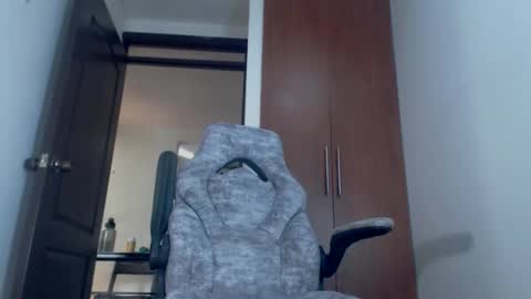 dammuscle online show from 02/18/26, 04:47