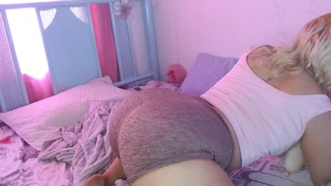 Snapshot of damn_milaa chatting on 01/06/26, 06:11 damn_milaa online show from 01/06/26, 06:11