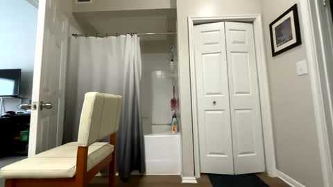 Clyde online show from 02/09/25, 03:34