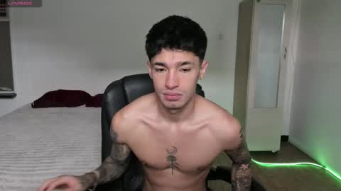 Snapshot of damon_333 chatting on 03/16/26, 06:34 Damon online show from 03/16/26, 06:34