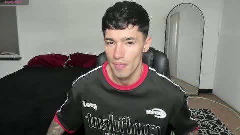 Snapshot of damon_333 chatting on 04/07/26, 11:54 Damon online show from 04/07/26, 11:54