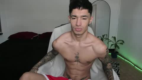 Snapshot of damon_333 chatting on 04/18/26, 06:12 Damon online show from 04/18/26, 06:12