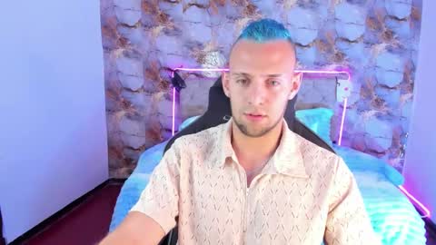 Snapshot of damon_baker0 chatting on 03/20/26, 06:13 Damon bakert online show from 03/20/26, 06:13