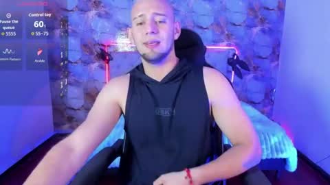 Snapshot of damon_baker0 chatting on 07/10/26, 03:03 Damon bakert online show from 07/10/26, 03:03