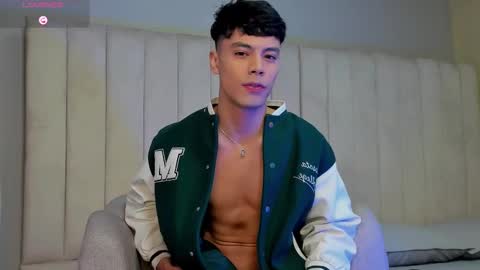 Snapshot of damon_nort chatting on 12/18/25, 04:35 DEMON NORTH online show from 12/18/25, 04:35