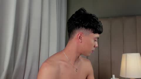 Snapshot of damon_nort chatting on 12/19/25, 04:14 DEMON NORTH online show from 12/19/25, 04:14