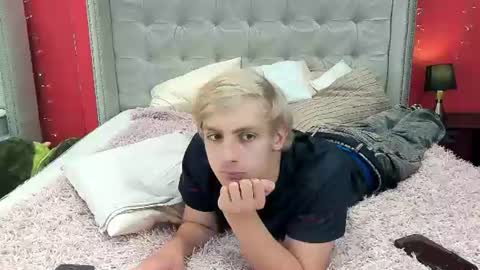 Snapshot of damonlux chatting on 07/24/26, 02:15 Damon online show from 07/24/26, 02:15