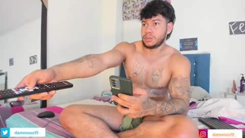 Snapshot of damonxxx1 chatting on 01/31/25, 01:45 Damon online show from 01/31/25, 01:45