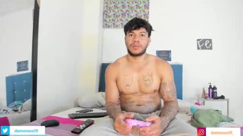 Snapshot of damonxxx1 chatting on 01/31/25, 07:29 Damon online show from 01/31/25, 07:29