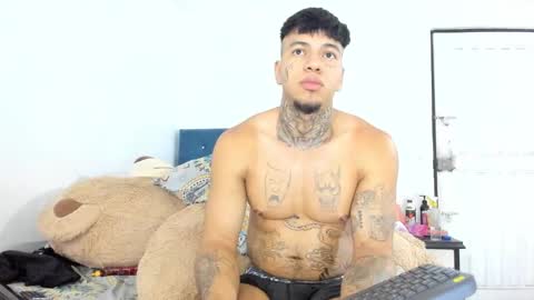 Snapshot of damonxxx1 chatting on 10/16/25, 08:26 Damon online show from 10/16/25, 08:26