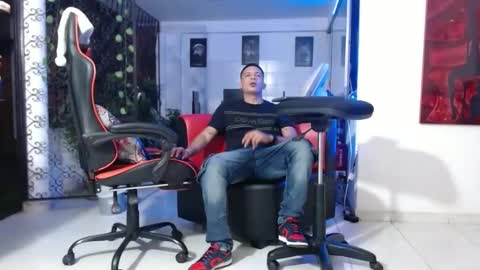 damyan_2003 online show from 12/14/24, 12:55