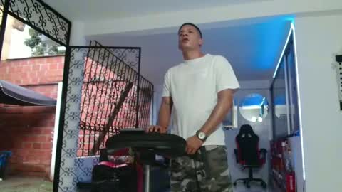 damyan_2003 online show from 02/23/25, 10:31